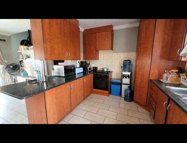 3 BEDROOM TOWNHOUSE FOR SALE IN ANNLIN